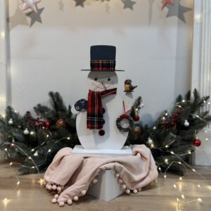 boneco de neve em madeira